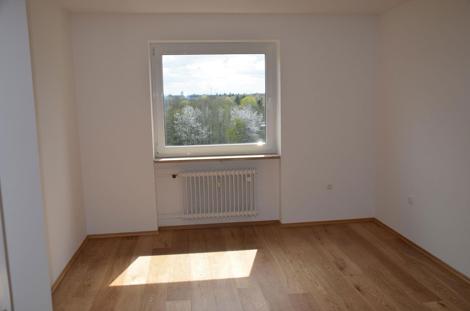 Prodej bytu 3+1 67 m², Treitschkestr. 4, München, Bavorsko Prodej bytu 3+1 67 m², Treitschkestr. 4, München, Bavorsko