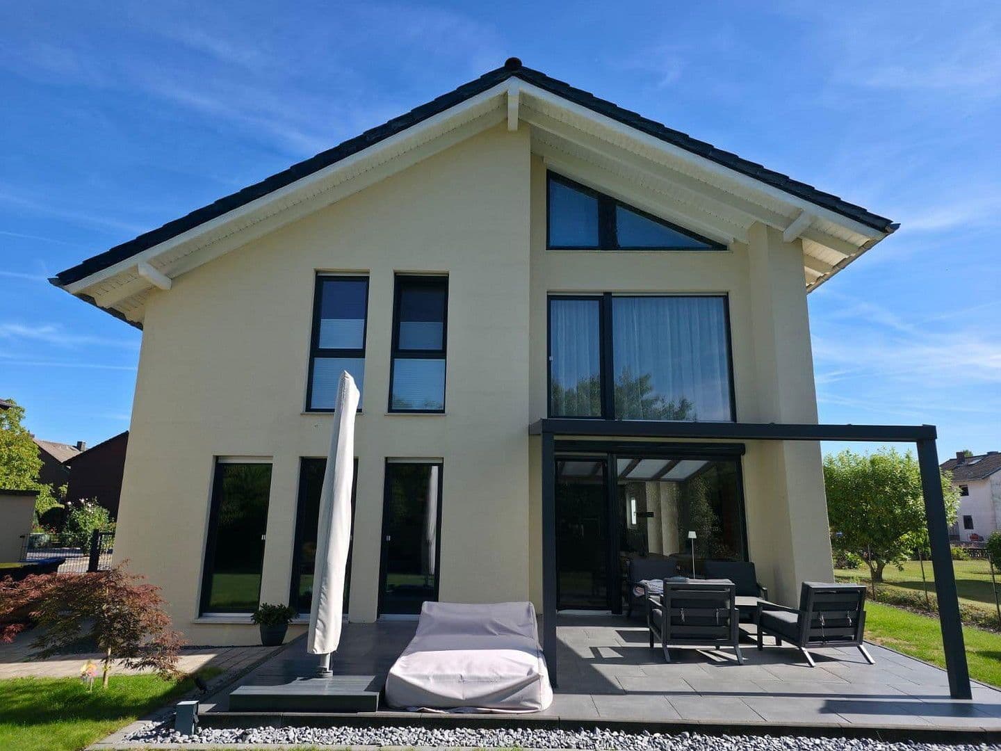 Prodej domu 213 m², pozemek 1.013 m², Elsdorf, Severní Porýní-Vestfálsko Prodej domu 213 m², pozemek 1.013 m², Elsdorf, Severní Porýní-Vestfálsko