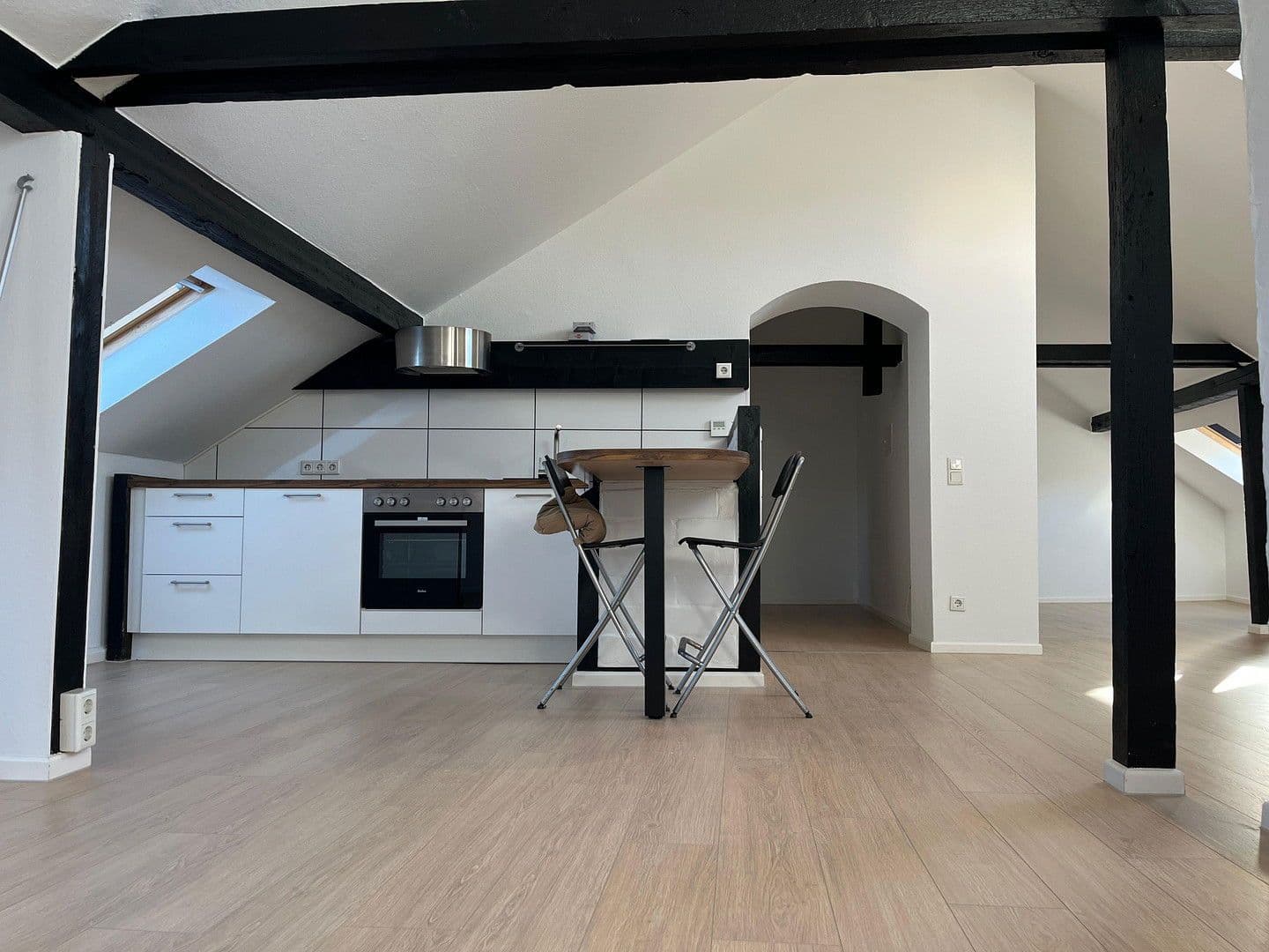 Pronájem bytu 1+1 62 m², Linienstraße 34, Düsseldorf, Severní Porýní-Vestfálsko Pronájem bytu 1+1 62 m², Linienstraße 34, Düsseldorf, Severní Porýní-Vestfálsko