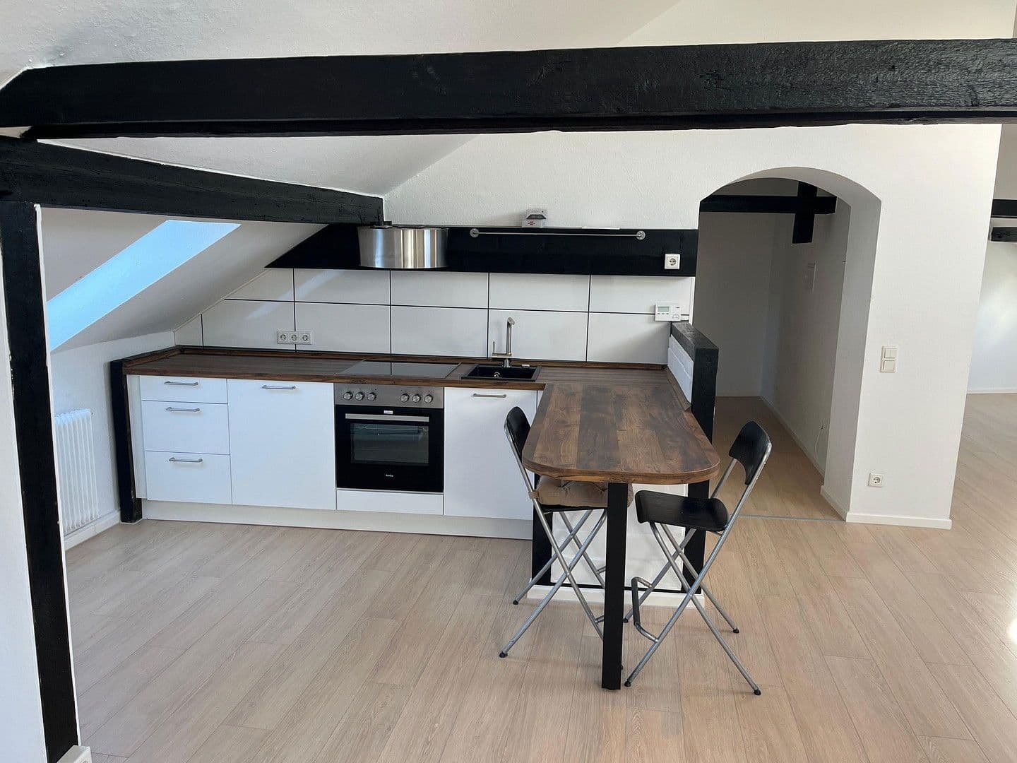 Pronájem bytu 1+1 62 m², Linienstraße 34, Düsseldorf, Severní Porýní-Vestfálsko Pronájem bytu 1+1 62 m², Linienstraße 34, Düsseldorf, Severní Porýní-Vestfálsko