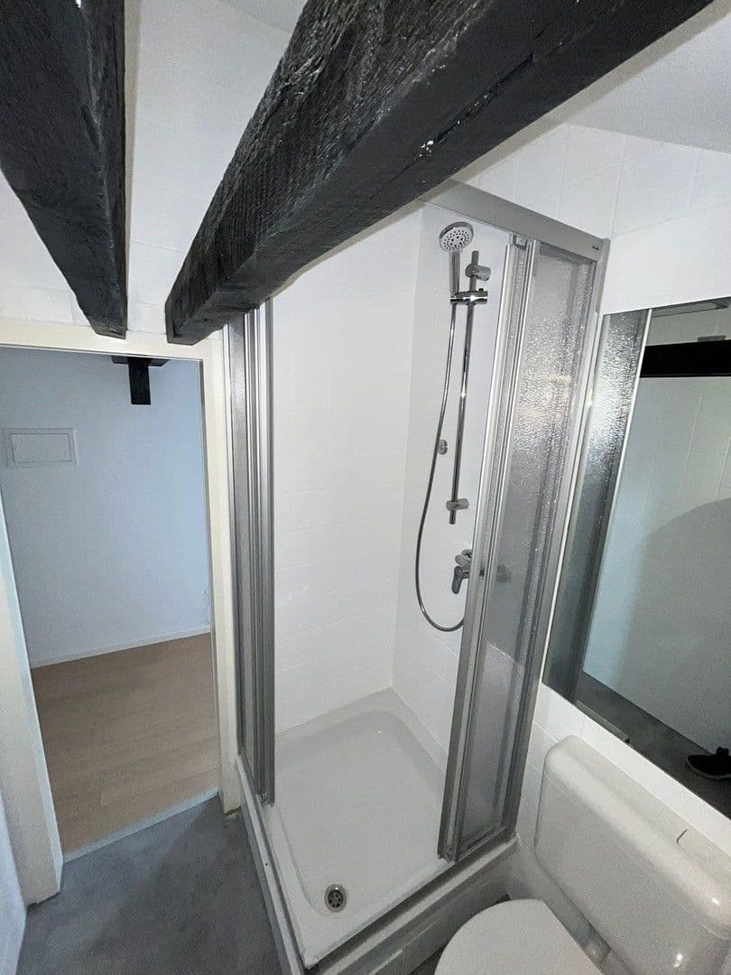 Pronájem bytu 1+1 62 m², Linienstraße 34, Düsseldorf, Severní Porýní-Vestfálsko Pronájem bytu 1+1 62 m², Linienstraße 34, Düsseldorf, Severní Porýní-Vestfálsko