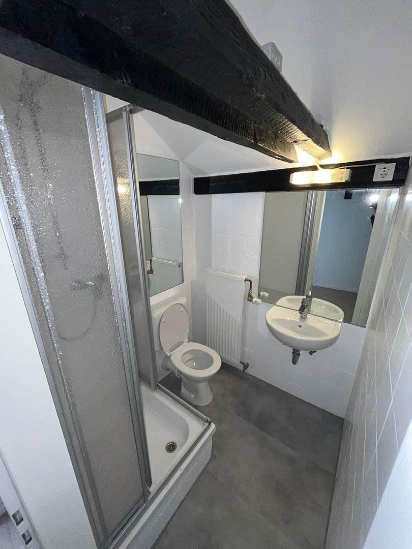 Pronájem bytu 1+1 62 m², Linienstraße 34, Düsseldorf, Severní Porýní-Vestfálsko Pronájem bytu 1+1 62 m², Linienstraße 34, Düsseldorf, Severní Porýní-Vestfálsko