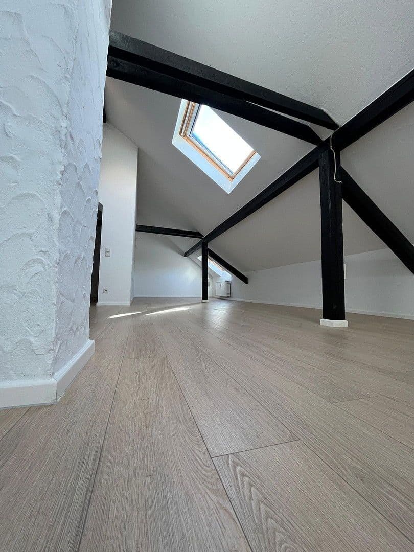 Pronájem bytu 1+1 62 m², Linienstraße 34, Düsseldorf, Severní Porýní-Vestfálsko Pronájem bytu 1+1 62 m², Linienstraße 34, Düsseldorf, Severní Porýní-Vestfálsko