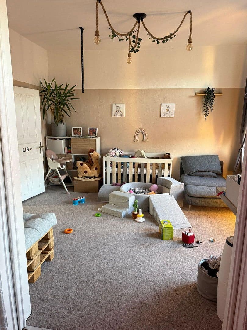 Pronájem bytu 3+1 76 m², Holtenauer Straße 209, Kiel, Šlesvicko-Holštýnsko Pronájem bytu 3+1 76 m², Holtenauer Straße 209, Kiel, Šlesvicko-Holštýnsko