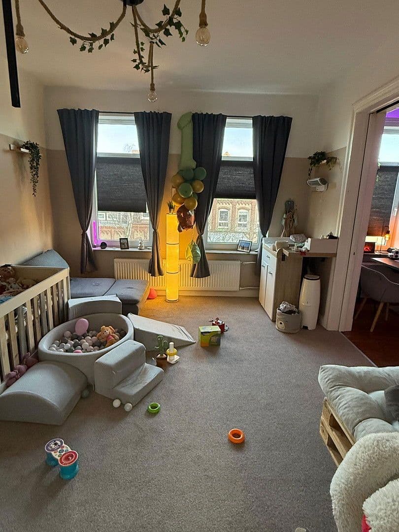 Pronájem bytu 3+1 76 m², Holtenauer Straße 209, Kiel, Šlesvicko-Holštýnsko Pronájem bytu 3+1 76 m², Holtenauer Straße 209, Kiel, Šlesvicko-Holštýnsko