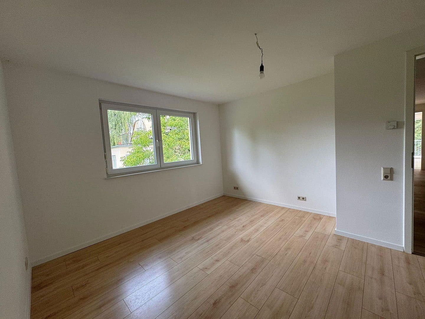 Prodej bytu 3+1 82 m², Bonn, Severní Porýní-Vestfálsko Prodej bytu 3+1 82 m², Bonn, Severní Porýní-Vestfálsko