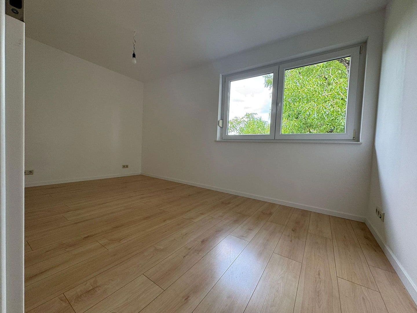 Prodej bytu 3+1 82 m², Bonn, Severní Porýní-Vestfálsko Prodej bytu 3+1 82 m², Bonn, Severní Porýní-Vestfálsko