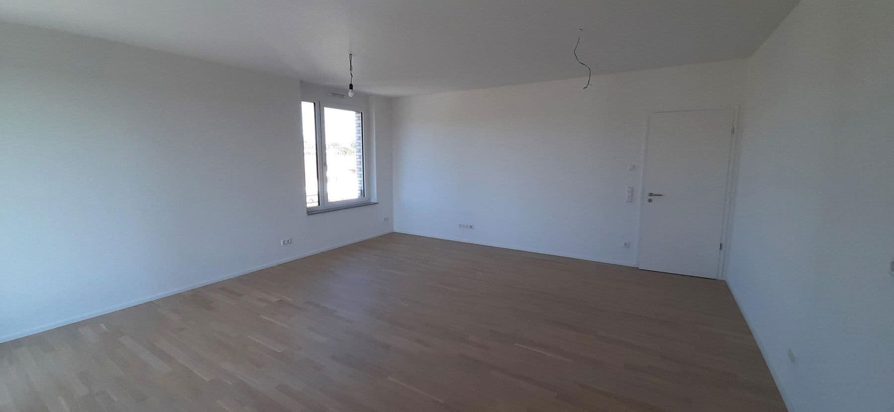 Pronájem bytu 3+1 85 m², Stuttgart, Bádensko-Württembersko Pronájem bytu 3+1 85 m², Stuttgart, Bádensko-Württembersko