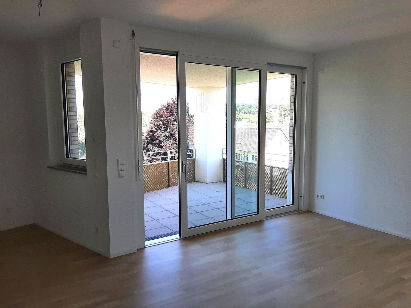 Pronájem bytu 3+1 85 m², Stuttgart, Bádensko-Württembersko Pronájem bytu 3+1 85 m², Stuttgart, Bádensko-Württembersko