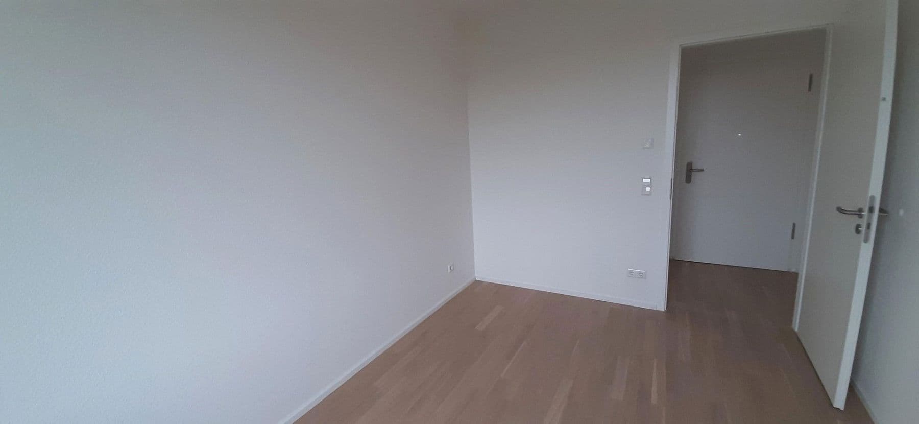 Pronájem bytu 3+1 85 m², Stuttgart, Bádensko-Württembersko Pronájem bytu 3+1 85 m², Stuttgart, Bádensko-Württembersko