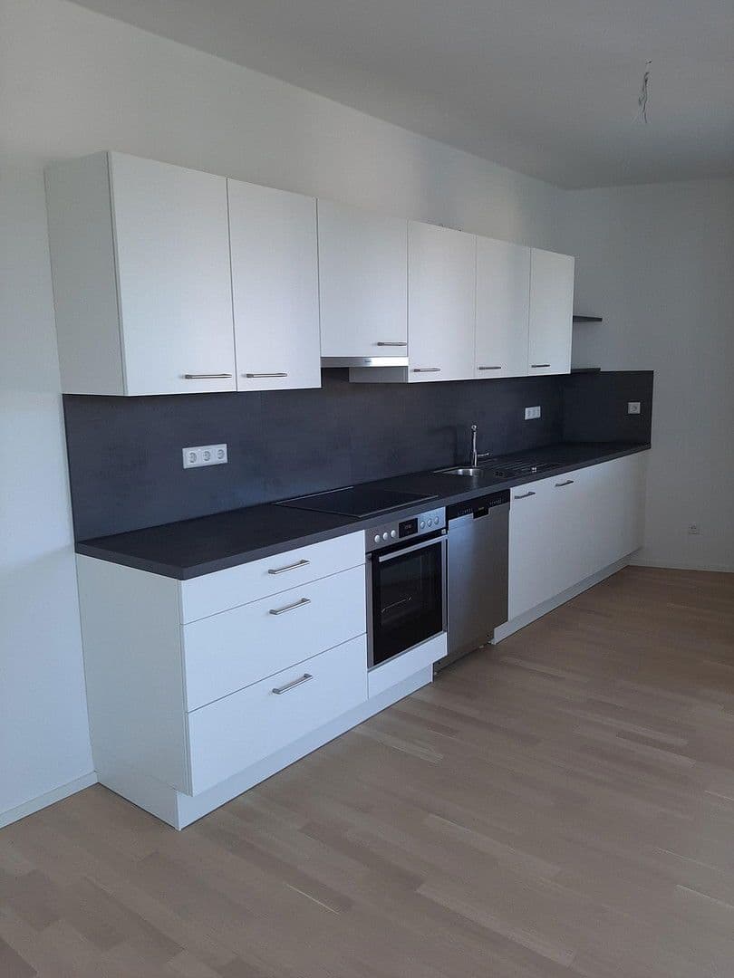 Pronájem bytu 3+1 85 m², Stuttgart, Bádensko-Württembersko Pronájem bytu 3+1 85 m², Stuttgart, Bádensko-Württembersko