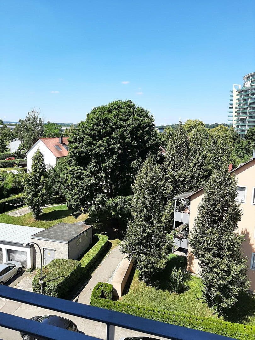 Pronájem bytu 3+1 85 m², Stuttgart, Bádensko-Württembersko Pronájem bytu 3+1 85 m², Stuttgart, Bádensko-Württembersko