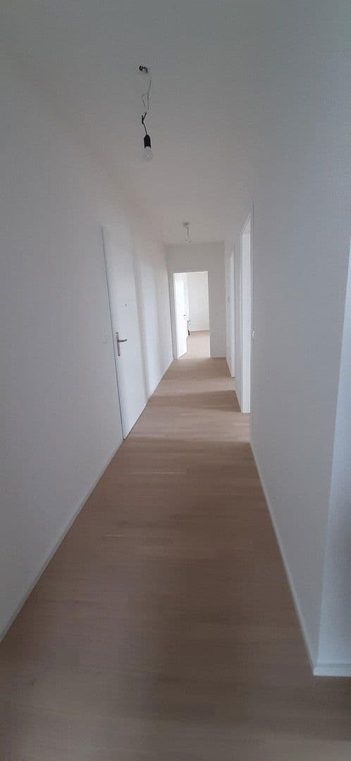 Pronájem bytu 3+1 85 m², Stuttgart, Bádensko-Württembersko Pronájem bytu 3+1 85 m², Stuttgart, Bádensko-Württembersko