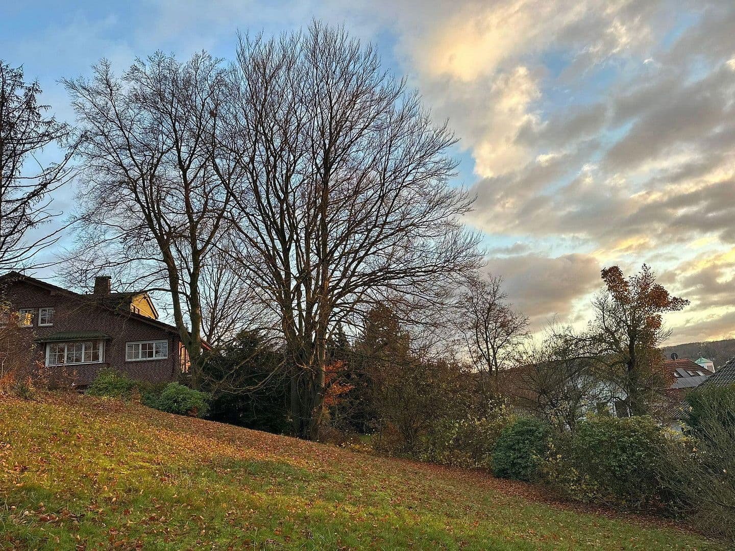 Prodej pozemku 1.710 m², Schillerstraße 21, Menden (Sauerland), Severní Porýní-Vestfálsko Prodej pozemku 1.710 m², Schillerstraße 21, Menden (Sauerland), Severní Porýní-Vestfálsko