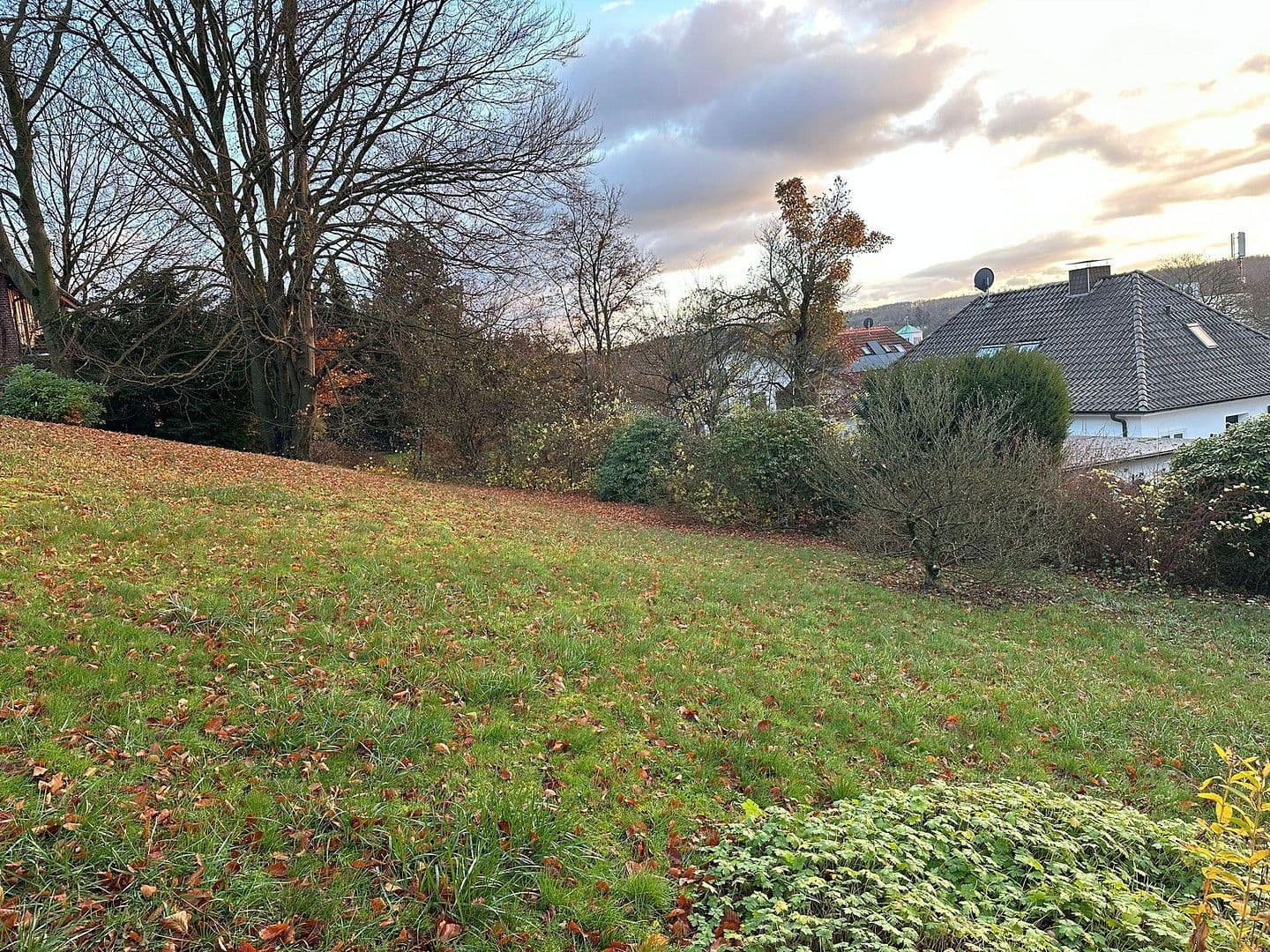 Prodej pozemku 1.710 m², Schillerstraße 21, Menden (Sauerland), Severní Porýní-Vestfálsko Prodej pozemku 1.710 m², Schillerstraße 21, Menden (Sauerland), Severní Porýní-Vestfálsko