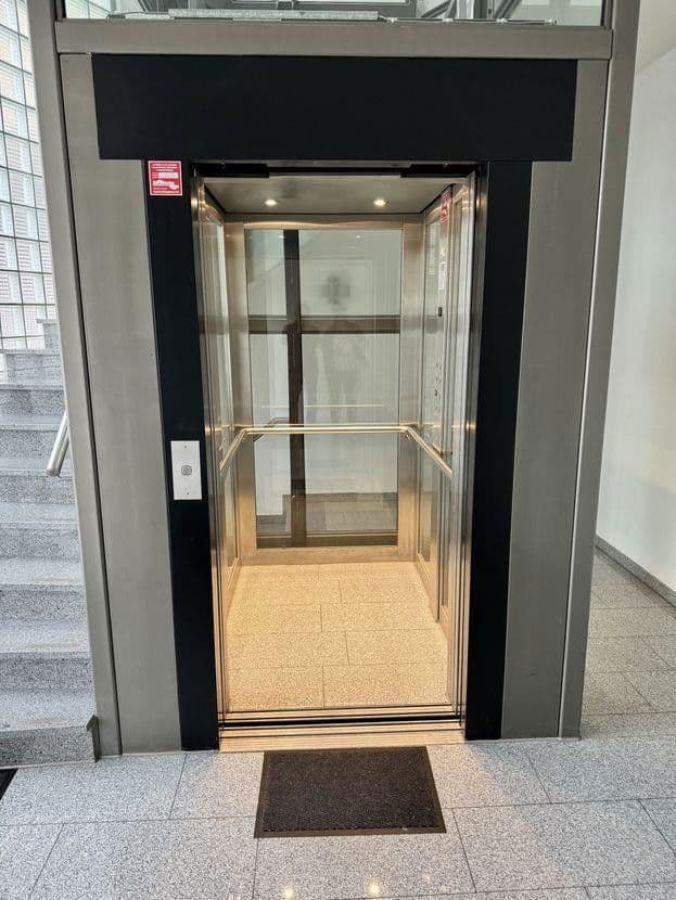 Pronájem bytu 2+1 105 m², Rheinbach, Severní Porýní-Vestfálsko Pronájem bytu 2+1 105 m², Rheinbach, Severní Porýní-Vestfálsko