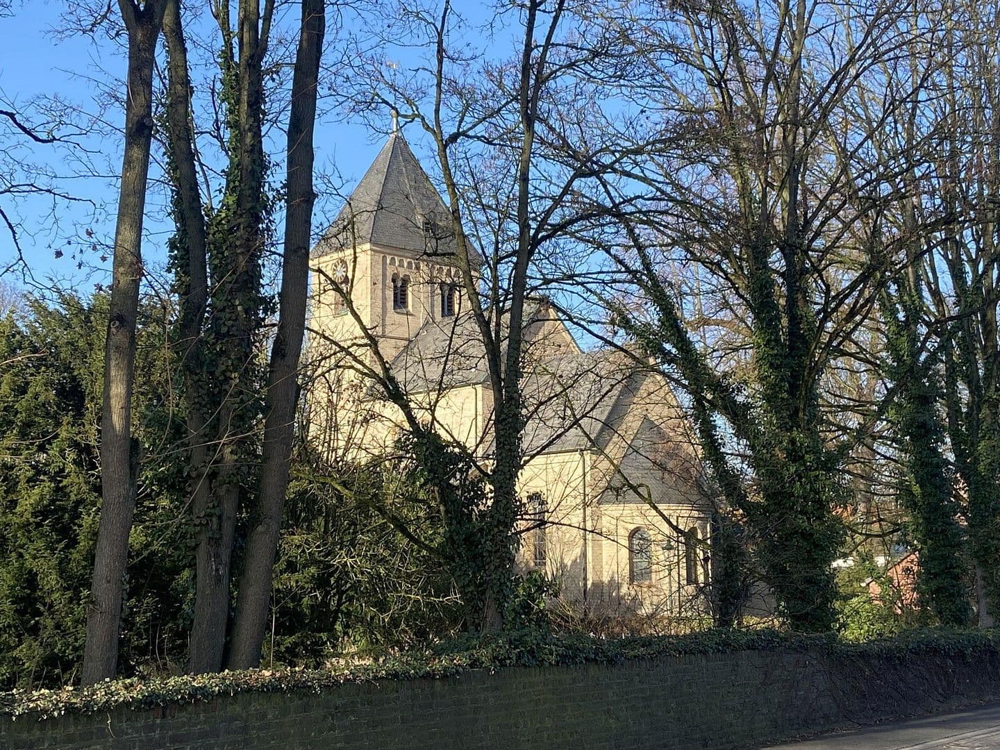 Prodej domu 100 m², pozemek 170 m², Düsseldorf, Severní Porýní-Vestfálsko Prodej domu 100 m², pozemek 170 m², Düsseldorf, Severní Porýní-Vestfálsko