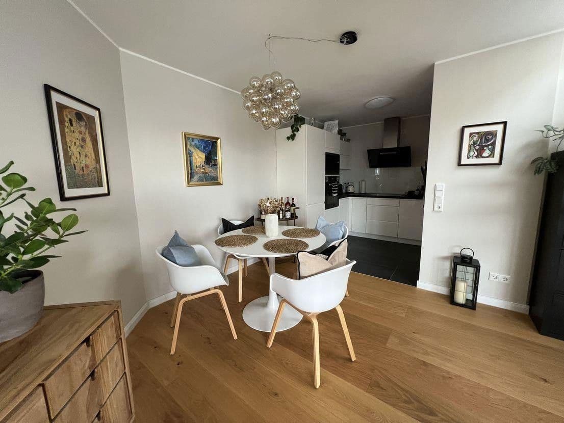 Pronájem bytu 3+1 75 m², Hitlstrasse 7, München, Bavorsko Pronájem bytu 3+1 75 m², Hitlstrasse 7, München, Bavorsko