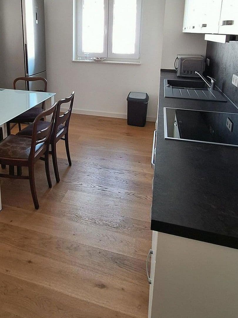 Pronájem bytu 3+1 81 m², Bleicherstraße 4, Rostock, Mecklenburg-Vorpommern Pronájem bytu 3+1 81 m², Bleicherstraße 4, Rostock, Mecklenburg-Vorpommern