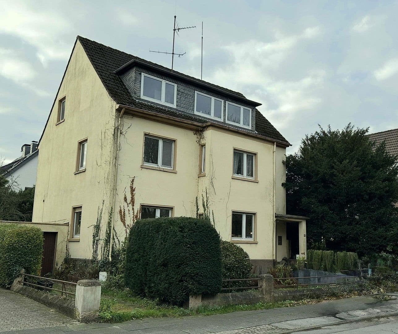 Prodej domu 229 m², pozemek 588 m², Oppspring 22, Mülheim an der Ruhr, Severní Porýní-Vestfálsko Prodej domu 229 m², pozemek 588 m², Oppspring 22, Mülheim an der Ruhr, Severní Porýní-Vestfálsko