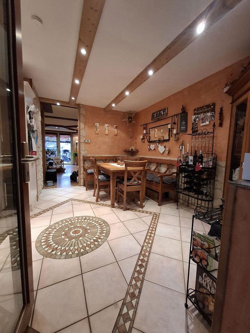 Prodej domu 120 m², pozemek 205 m², Viernheim, Hessen Prodej domu 120 m², pozemek 205 m², Viernheim, Hessen