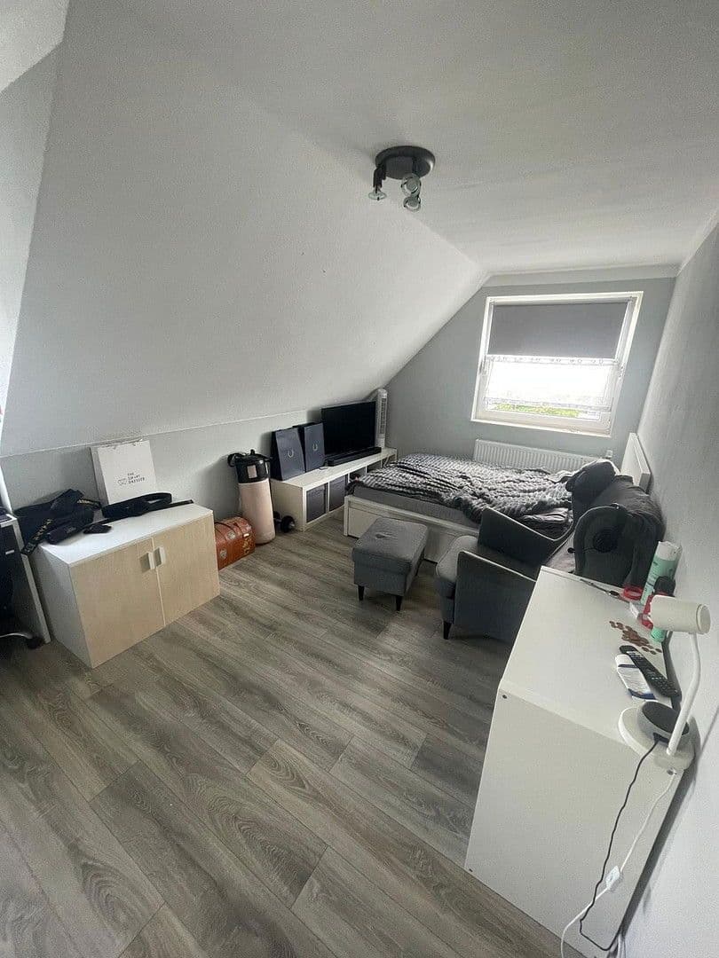 Prodej domu 105 m², pozemek 328 m², Nisblestr, 24, Berlin, Berlín Prodej domu 105 m², pozemek 328 m², Nisblestr, 24, Berlin, Berlín