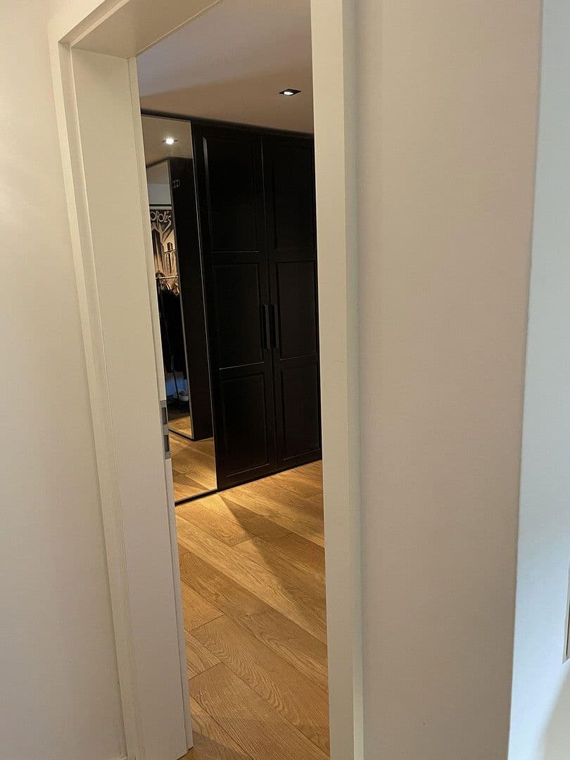 Prodej domu 263 m², pozemek 989 m², Walzbachtal, Bádensko-Württembersko Prodej domu 263 m², pozemek 989 m², Walzbachtal, Bádensko-Württembersko