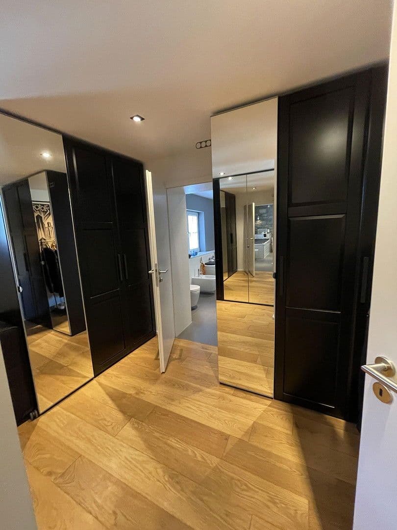 Prodej domu 263 m², pozemek 989 m², Walzbachtal, Bádensko-Württembersko Prodej domu 263 m², pozemek 989 m², Walzbachtal, Bádensko-Württembersko