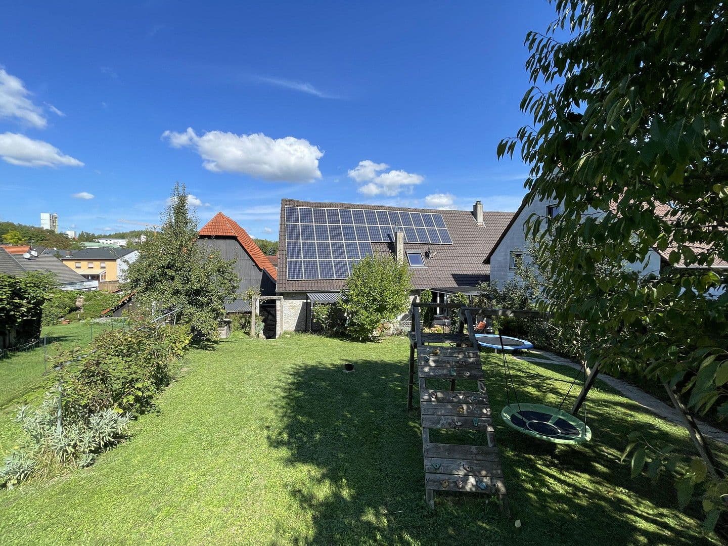Prodej domu 263 m², pozemek 989 m², Walzbachtal, Bádensko-Württembersko Prodej domu 263 m², pozemek 989 m², Walzbachtal, Bádensko-Württembersko