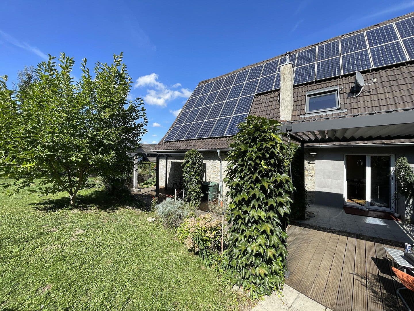 Prodej domu 263 m², pozemek 989 m², Walzbachtal, Bádensko-Württembersko Prodej domu 263 m², pozemek 989 m², Walzbachtal, Bádensko-Württembersko