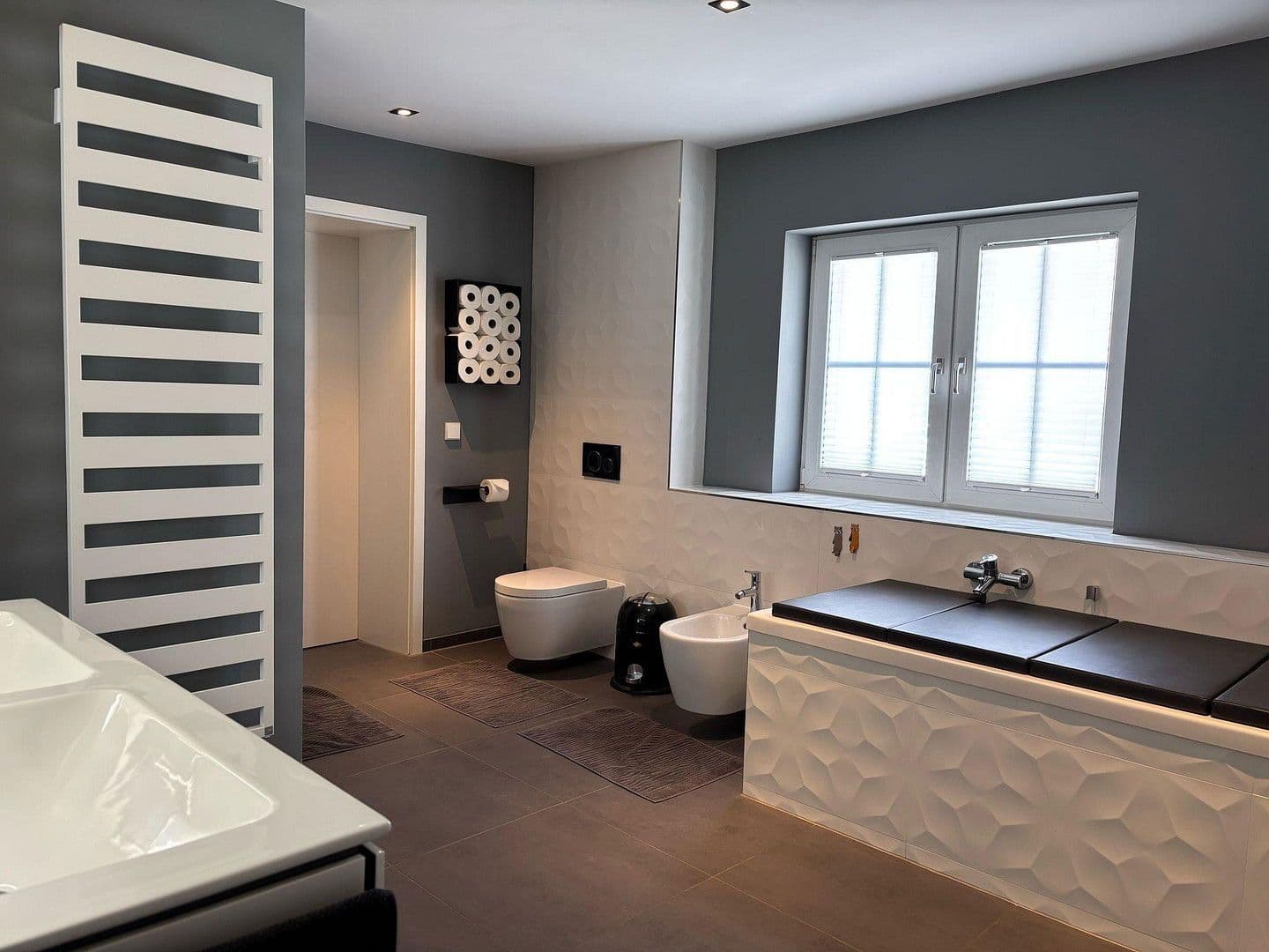 Prodej domu 263 m², pozemek 989 m², Walzbachtal, Bádensko-Württembersko Prodej domu 263 m², pozemek 989 m², Walzbachtal, Bádensko-Württembersko