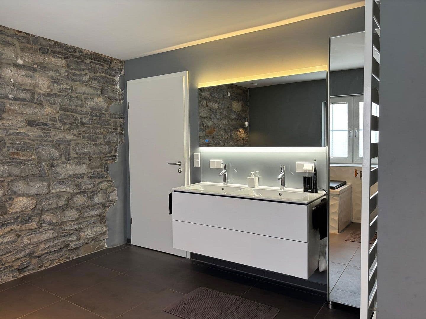 Prodej domu 263 m², pozemek 989 m², Walzbachtal, Bádensko-Württembersko Prodej domu 263 m², pozemek 989 m², Walzbachtal, Bádensko-Württembersko