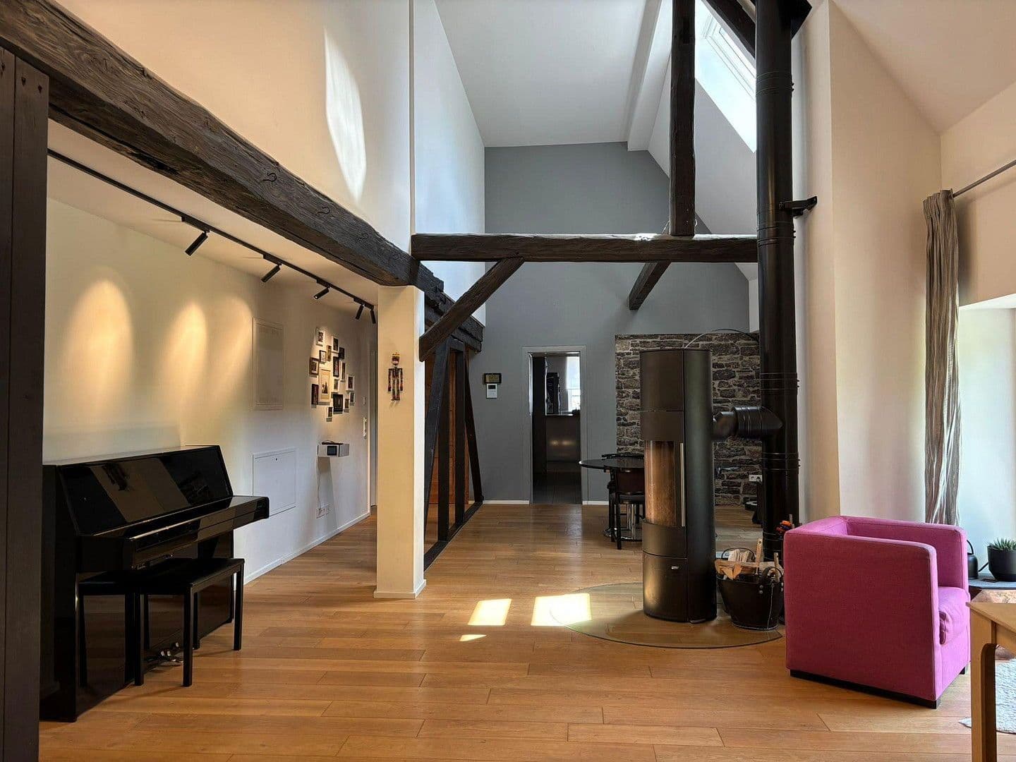 Prodej domu 263 m², pozemek 989 m², Walzbachtal, Bádensko-Württembersko Prodej domu 263 m², pozemek 989 m², Walzbachtal, Bádensko-Württembersko