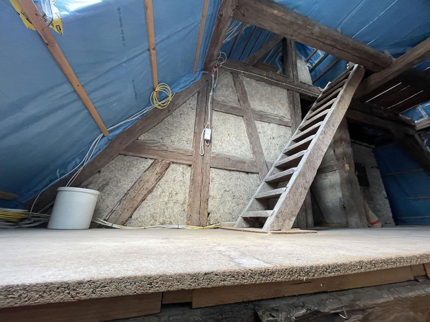 Prodej domu 263 m², pozemek 989 m², Walzbachtal, Bádensko-Württembersko Prodej domu 263 m², pozemek 989 m², Walzbachtal, Bádensko-Württembersko