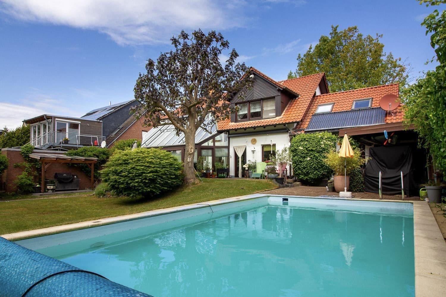 Prodej domu 186 m², pozemek 1.588 m², Hamm, Severní Porýní-Vestfálsko Prodej domu 186 m², pozemek 1.588 m², Hamm, Severní Porýní-Vestfálsko