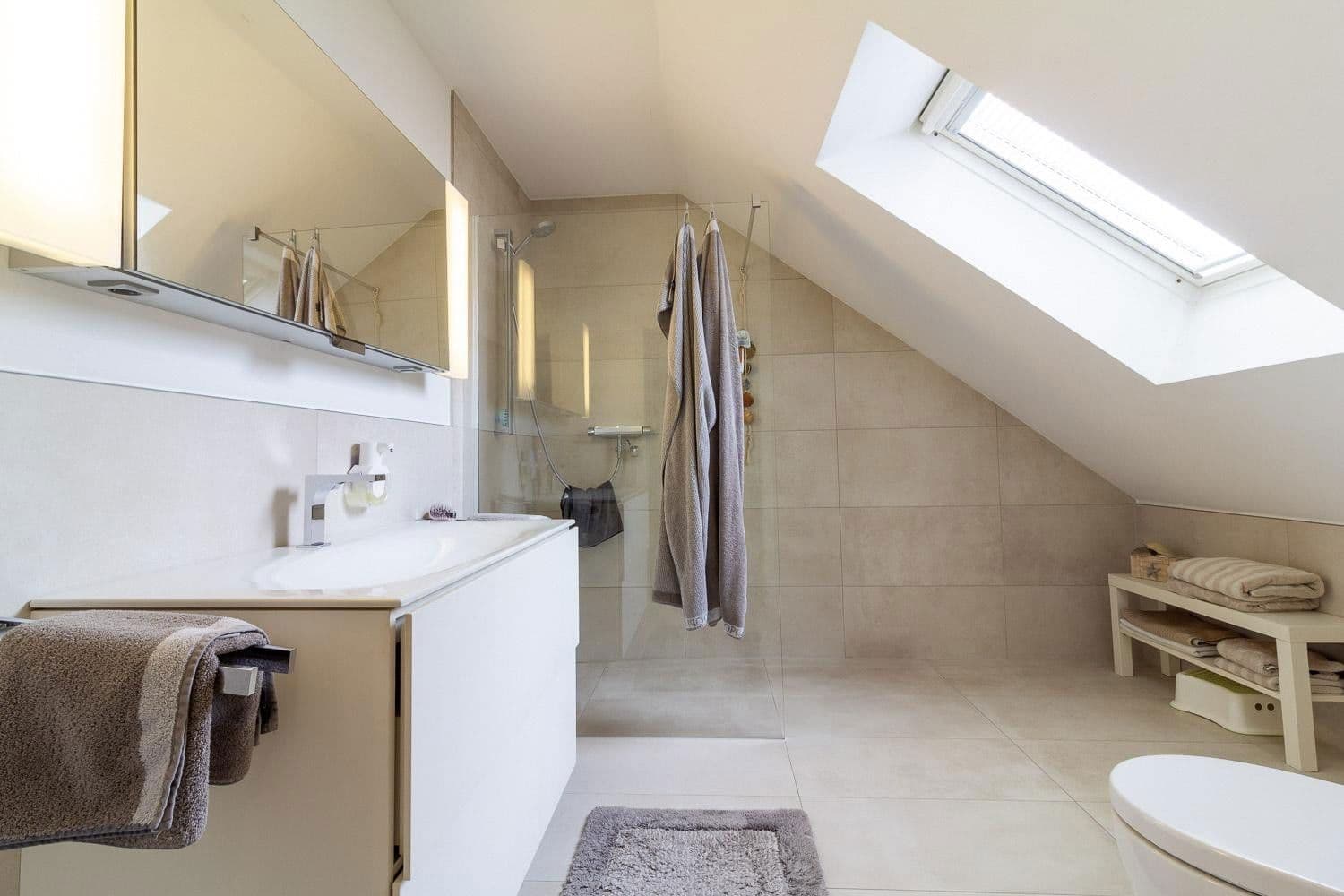 Prodej domu 186 m², pozemek 1.588 m², Hamm, Severní Porýní-Vestfálsko Prodej domu 186 m², pozemek 1.588 m², Hamm, Severní Porýní-Vestfálsko