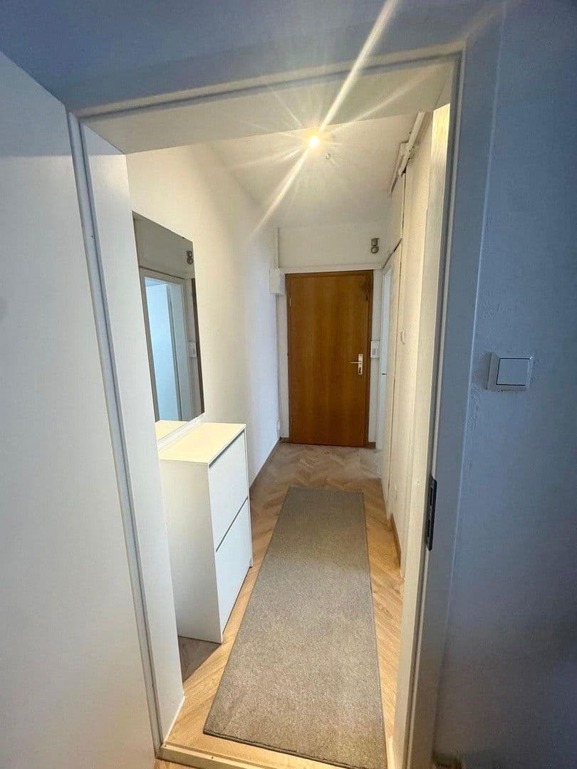 Pronájem bytu 2+1 40 m², Stuttgart, Bádensko-Württembersko Pronájem bytu 2+1 40 m², Stuttgart, Bádensko-Württembersko