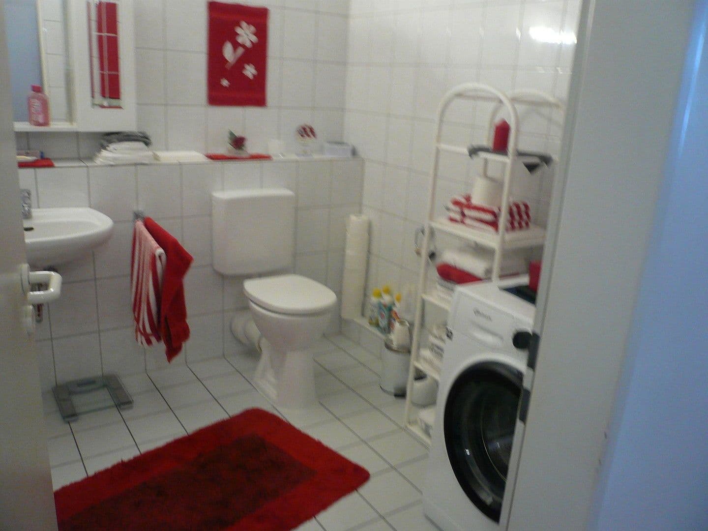 Pronájem bytu 2+1 69 m², Hauptstraße 284b, Heiligenhaus, Severní Porýní-Vestfálsko Pronájem bytu 2+1 69 m², Hauptstraße 284b, Heiligenhaus, Severní Porýní-Vestfálsko