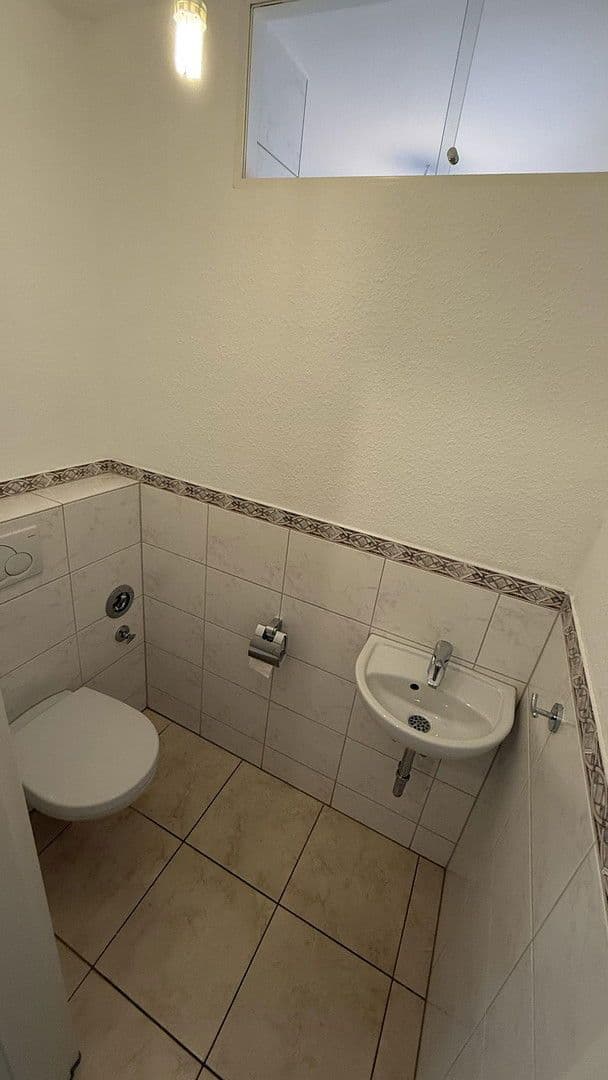 Pronájem bytu 4+kk 106 m², Stuttgart, Bádensko-Württembersko Pronájem bytu 4+kk 106 m², Stuttgart, Bádensko-Württembersko