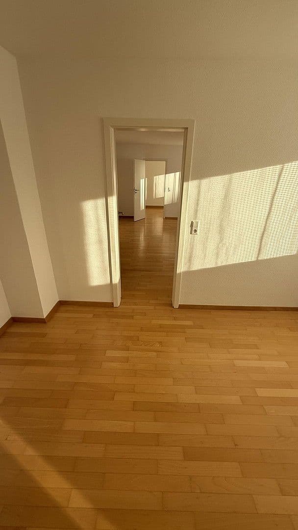 Pronájem bytu 4+kk 106 m², Stuttgart, Bádensko-Württembersko Pronájem bytu 4+kk 106 m², Stuttgart, Bádensko-Württembersko