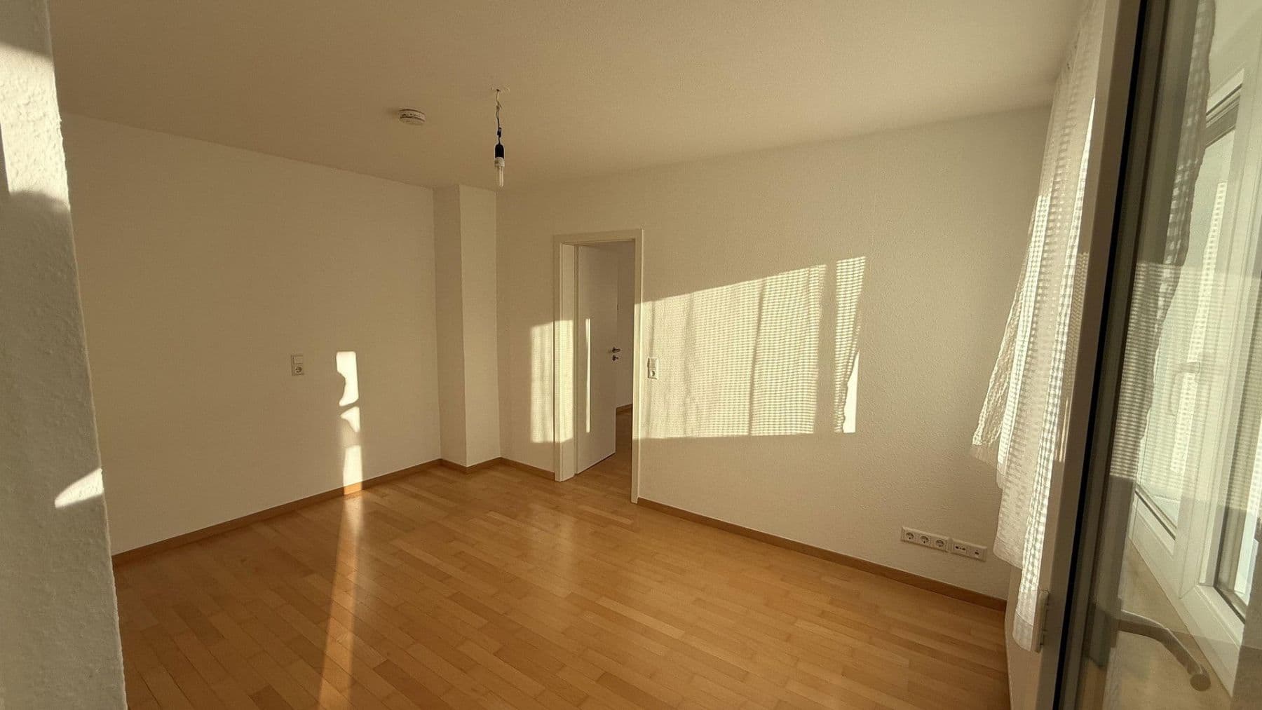 Pronájem bytu 4+kk 106 m², Stuttgart, Bádensko-Württembersko Pronájem bytu 4+kk 106 m², Stuttgart, Bádensko-Württembersko