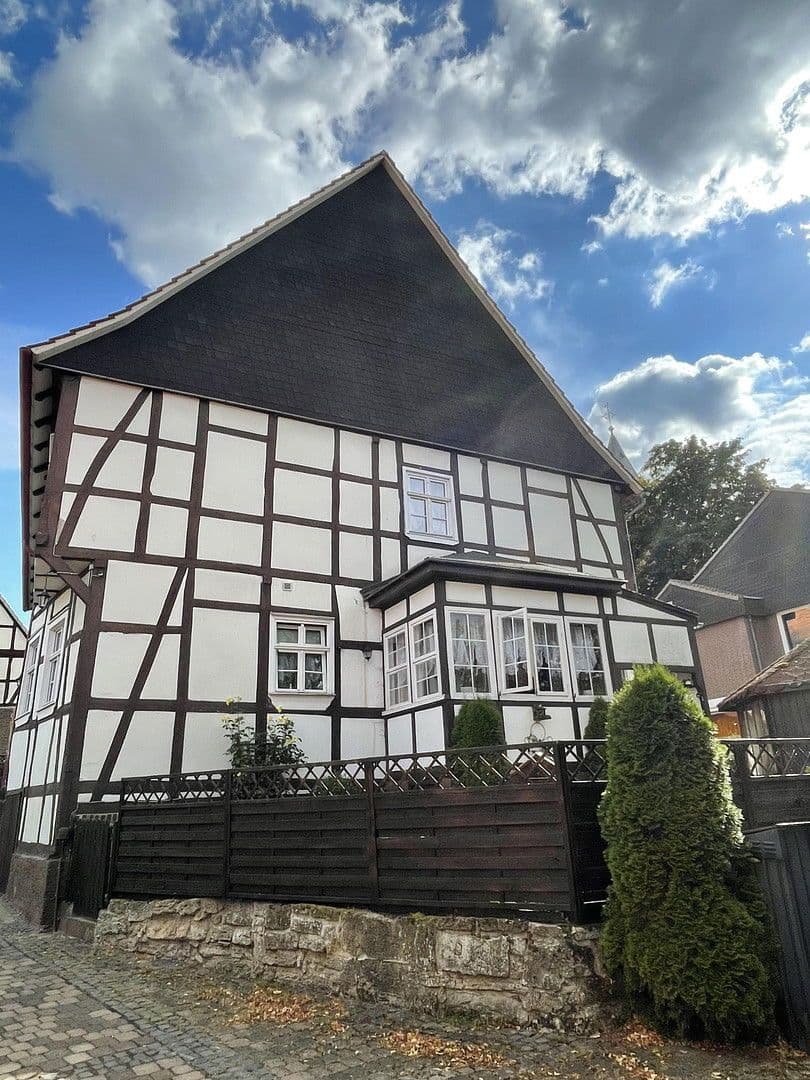 Prodej domu 300 m², pozemek 685 m², Diemelsee, Hessen Prodej domu 300 m², pozemek 685 m², Diemelsee, Hessen