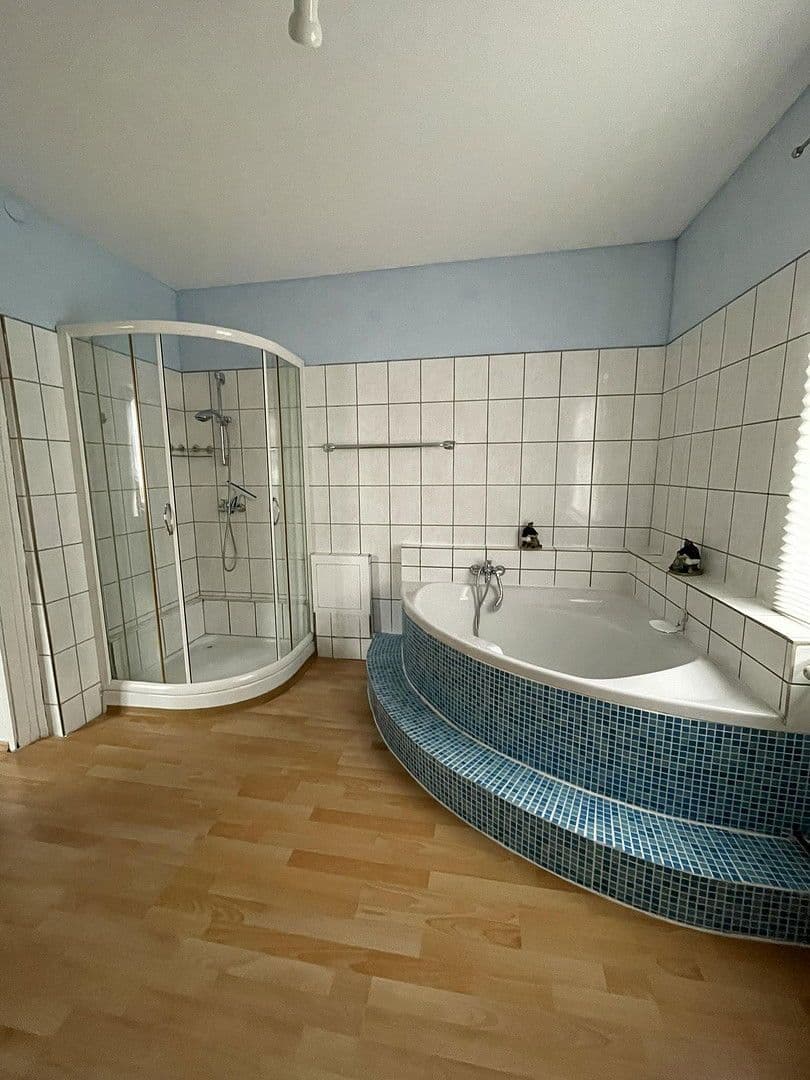 Prodej domu 300 m², pozemek 685 m², Diemelsee, Hessen Prodej domu 300 m², pozemek 685 m², Diemelsee, Hessen