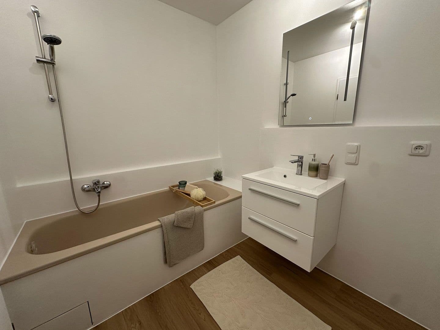 Pronájem bytu 1+1 34 m², Unterschleissheim, Bavorsko Pronájem bytu 1+1 34 m², Unterschleissheim, Bavorsko