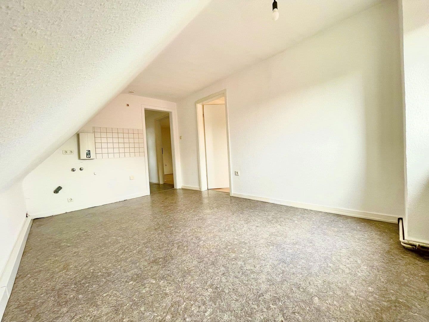 Prodej domu 256 m², pozemek 808 m², Köln - Worringen, Severní Porýní-Vestfálsko Prodej domu 256 m², pozemek 808 m², Köln - Worringen, Severní Porýní-Vestfálsko
