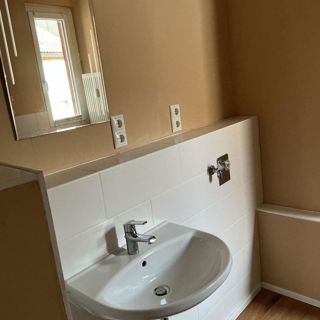 Pronájem bytu 1+1 55 m², Stadelstraße 1, Suhl, Durynsko Pronájem bytu 1+1 55 m², Stadelstraße 1, Suhl, Durynsko