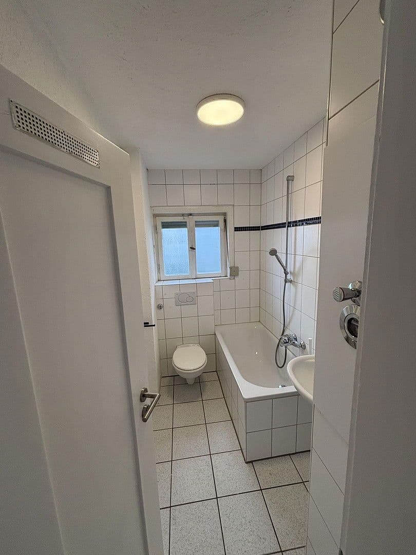 Pronájem bytu 3+1 74 m², Esslingen am Neckar, Bádensko-Württembersko Pronájem bytu 3+1 74 m², Esslingen am Neckar, Bádensko-Württembersko