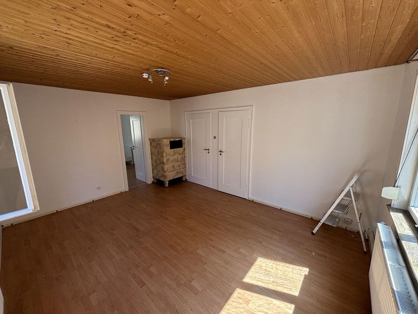 Pronájem bytu 3+1 74 m², Esslingen am Neckar, Bádensko-Württembersko Pronájem bytu 3+1 74 m², Esslingen am Neckar, Bádensko-Württembersko