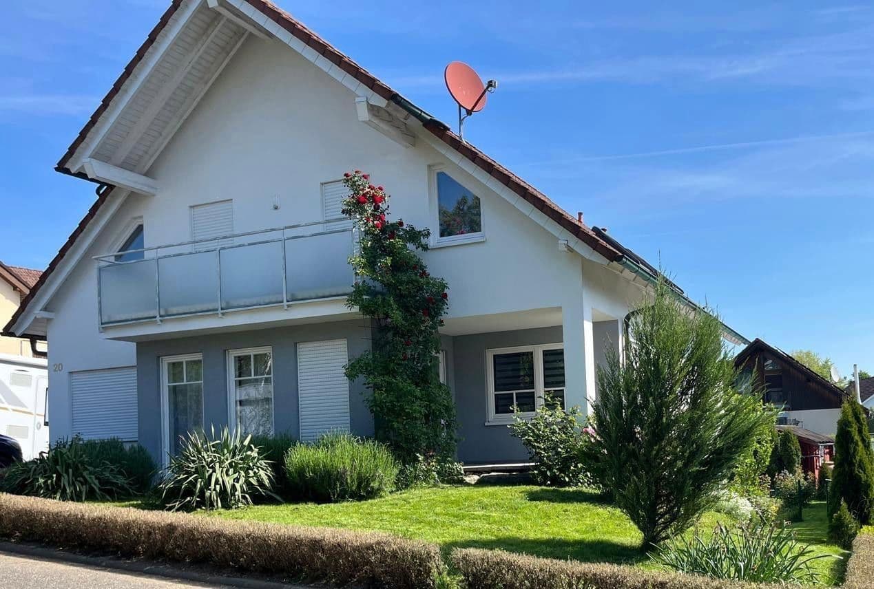 Prodej domu 276 m², pozemek 570 m², Hardthausen am Kocher, Bádensko-Württembersko Prodej domu 276 m², pozemek 570 m², Hardthausen am Kocher, Bádensko-Württembersko