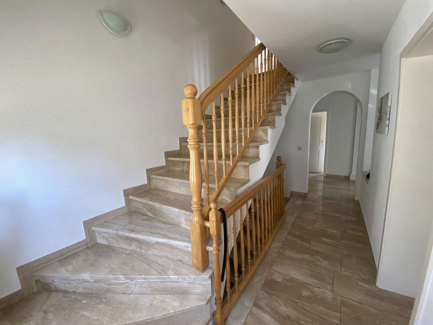 Prodej domu 276 m², pozemek 570 m², Hardthausen am Kocher, Bádensko-Württembersko Prodej domu 276 m², pozemek 570 m², Hardthausen am Kocher, Bádensko-Württembersko